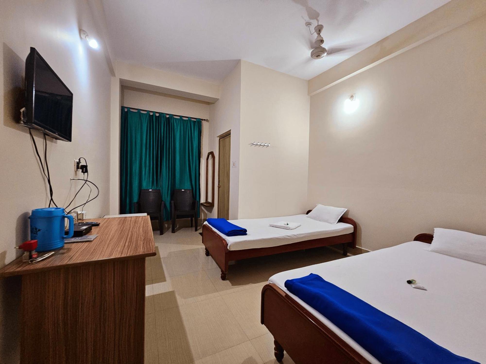 Hotel Rishiraj Jorhāt Екстериор снимка